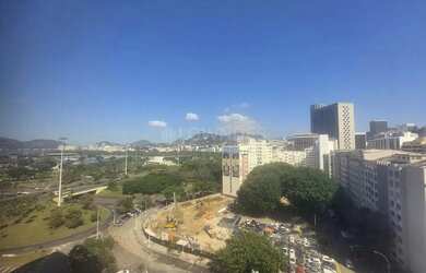 Imagem: O depósito possui 1 Vaga na garagem, 27m² de Área e está