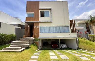 Imagem: A casa em condomínio possui 4 Dormitórios, 5 Banheiros, 4