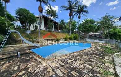 Imagem: A casa em condomínio possui 4 Dormitórios, 5 Banheiros, 5