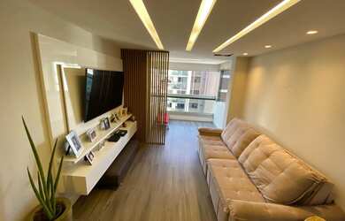 Imagem: O apartamento possui 3 Dormitórios, 1 Banheiro, 2 Vagas na