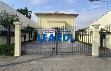 Imagem: O depósito possui 5 Vagas na garagem, 600m² de Área e está