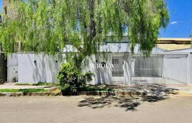 Imagem: A casa possui 5 Dormitórios, 5 Banheiros, 5 Vagas na garagem