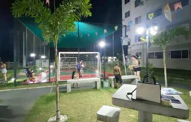 Imagem: O apartamento possui 2 Dormitórios, 1 Banheiro, 1 Vaga na garagem