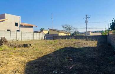 Imagem: O terreno possui 1000m² de Área e está localizado em Parque