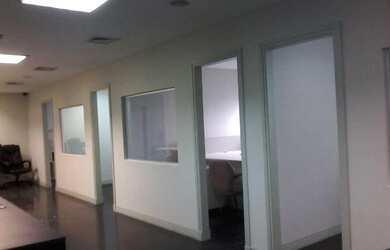 Imagem: O depósito possui 5 Vagas na garagem, 280m² de Área e está