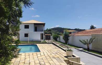 Imagem: A fazenda possui 1.200m² de Área, Churrasqueira, Piscina