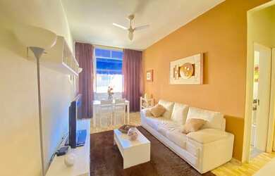 Imagem: O apartamento possui 1 Dormitório, 2 Banheiros, 1 Vaga na garagem