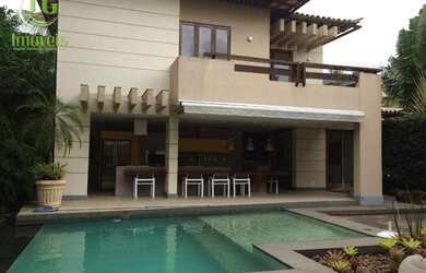 Imagem: A casa em condomínio possui 5 Dormitórios, 4 Banheiros, 4