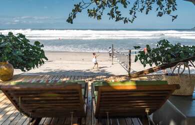 Imagem 1: Casa Pé na Areia com Quadra de Tenis na Praia de Camburi