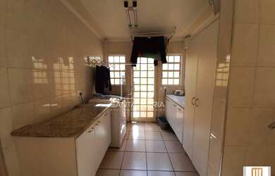 Imagem 4: Casa sobrado na rua 3 dormitórios/suite, cozinha planejada