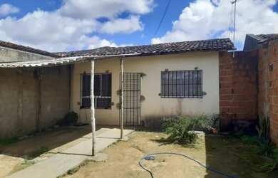 Imagem: A casa possui 2 Dormitórios, 1 Banheiro e está localizado