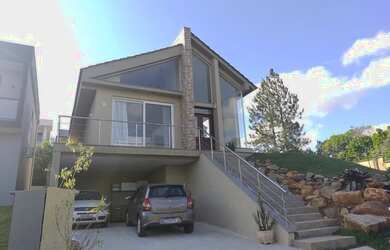 Imagem: A casa em condomínio possui 2 Dormitórios, 1 Banheiro e 240m²