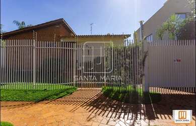 Imagem: O depósito possui 4 Vagas na garagem, 432m² de Área e está