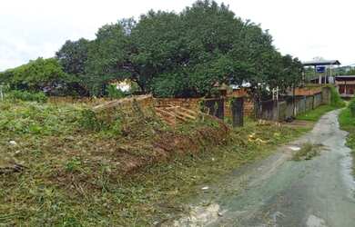 Imagem: O terreno possui 400m² de Área e está localizado em Flores