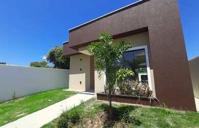 Imagem: A casa possui 2 Dormitórios, 2 Banheiros, 1 Vaga na garagem