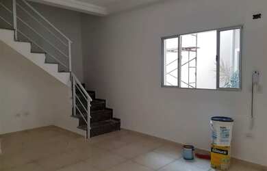 Imagem: A casa possui 2 Dormitórios, 1 Banheiro, 1 Vaga na garagem