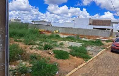 Imagem: O terreno possui 400m² de Área e está localizado em Ponte