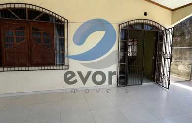 Imagem: A casa possui 2 Dormitórios, 2 Banheiros, 3 Vagas na garagem