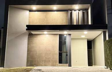 Imagem: A casa em condomínio possui 3 Dormitórios, 2 Banheiros, 2