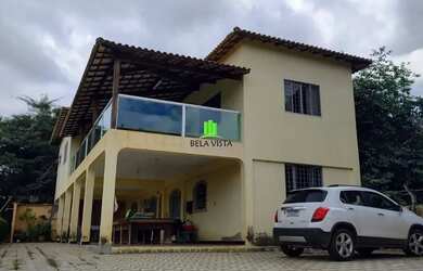 Imagem: A casa possui 5 Dormitórios, 3 Banheiros, 5 Vagas na garagem