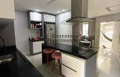 Imagem: A casa em condomínio possui 2 Dormitórios, 3 Banheiros, 2