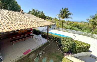 Imagem: A casa possui 5 Dormitórios, 3 Banheiros, 5 Vagas na garagem