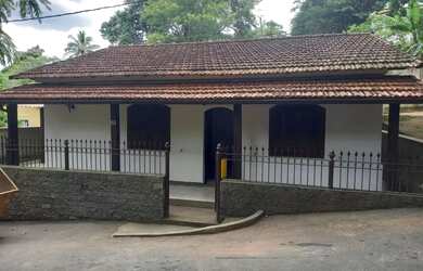 Imagem: A casa possui 3 Dormitórios, 3 Banheiros, 1 Vaga na garagem