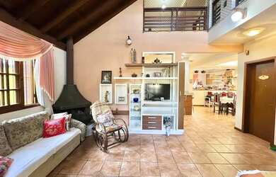 Imagem 4: Casa à Venda - Ampla, Elegante e Completa - Quase 500m² de Terreno!