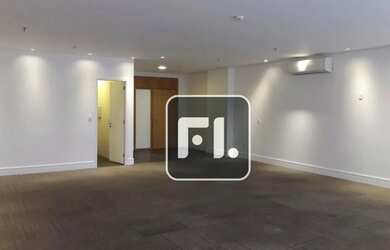 Imagem: O depósito possui 3 Vagas na garagem, 95m² de Área e está