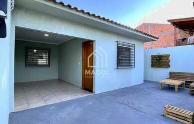 Imagem: A casa possui 2 Dormitórios, 1 Banheiro, 1 Vaga na garagem