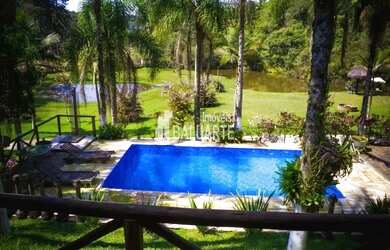 Imagem: A fazenda possui 300m² de Área e está localizado em Dos