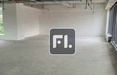 Imagem: O depósito possui 5 Vagas na garagem e 706m² de Área e está