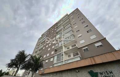 Imagem: O apartamento possui 3 Dormitórios, 2 Banheiros, 2 Vagas na