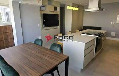 Imagem: O apartamento possui 1 Dormitório, 1 Banheiro, 2 Vagas na garagem