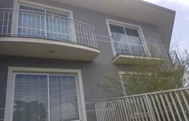 Imagem: A casa possui 3 Dormitórios, 2 Banheiros, 4 Vagas na garagem