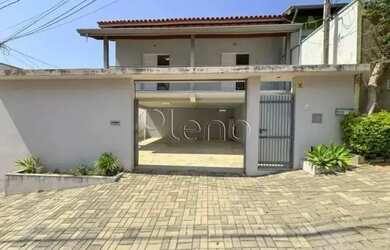 Imagem: A casa possui 3 Dormitórios, 3 Banheiros, 3 Vagas na garagem