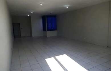 Imagem: O depósito possui 90m² de Área e está localizado em Centro