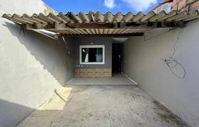 Imagem: A casa possui 2 Dormitórios, 1 Banheiro, 1 Vaga na garagem