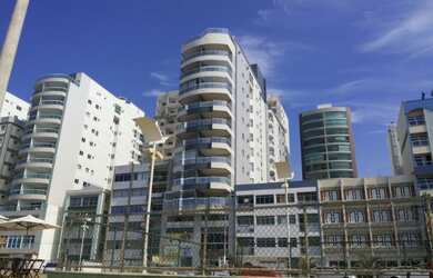 Imagem: O apartamento possui 3 Dormitórios, Acomodam 8 pessoas, 2 Vagas