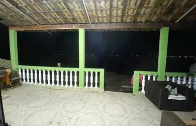 Imagem: A casa possui 2 Dormitórios, 2 Banheiros, 2 Vagas na garagem