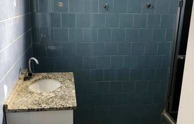 Imagem: A casa possui 3 Dormitórios, 2 Banheiros, 1 Vaga na garagem