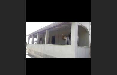 Imagem: A casa possui 2 Dormitórios, 2 Banheiros, 65m² de Área e