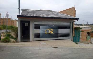 Imagem: A casa à venda possui 3 Dormitórios, 2 Banheiros, 2 Vagas