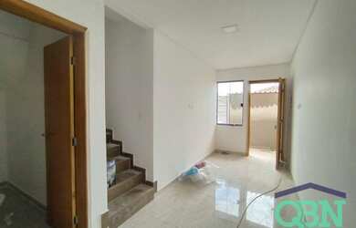 Imagem: A casa possui 2 Dormitórios, 3 Banheiros, 1 Vaga na garagem