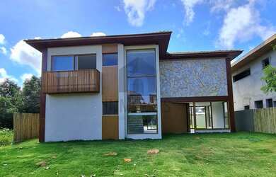 Imagem: A casa em condomínio possui 5 Dormitórios, 5 Banheiros, 2