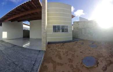 Imagem: A casa possui 2 Dormitórios, 1 Banheiro, 1 Vaga na garagem