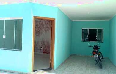 Imagem: A casa possui 3 Dormitórios, 2 Banheiros, 3 Vagas na garagem