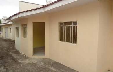 Imagem: A casa em condomínio possui 3 Dormitórios, 1 Banheiro, 1 Vaga