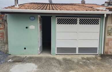 Imagem: A casa possui 2 Dormitórios, 1 Banheiro, 79m² de Área e