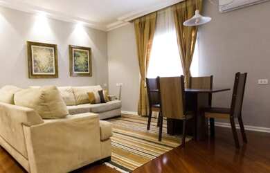 Imagem: O apartamento possui 2 Dormitórios, 1 Banheiro, 1 Vaga na garagem